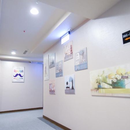 Hosin Hotel Тайджун Екстериор снимка