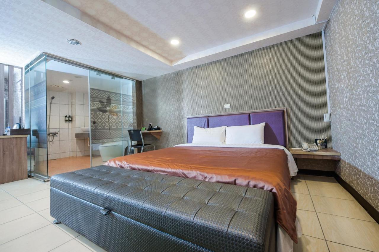 Hosin Hotel Тайджун Екстериор снимка