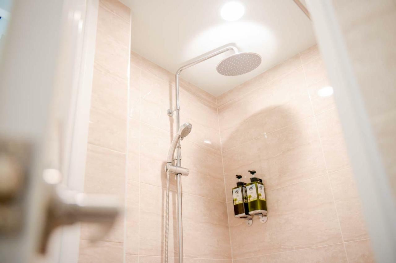 Hosin Hotel Тайджун Екстериор снимка