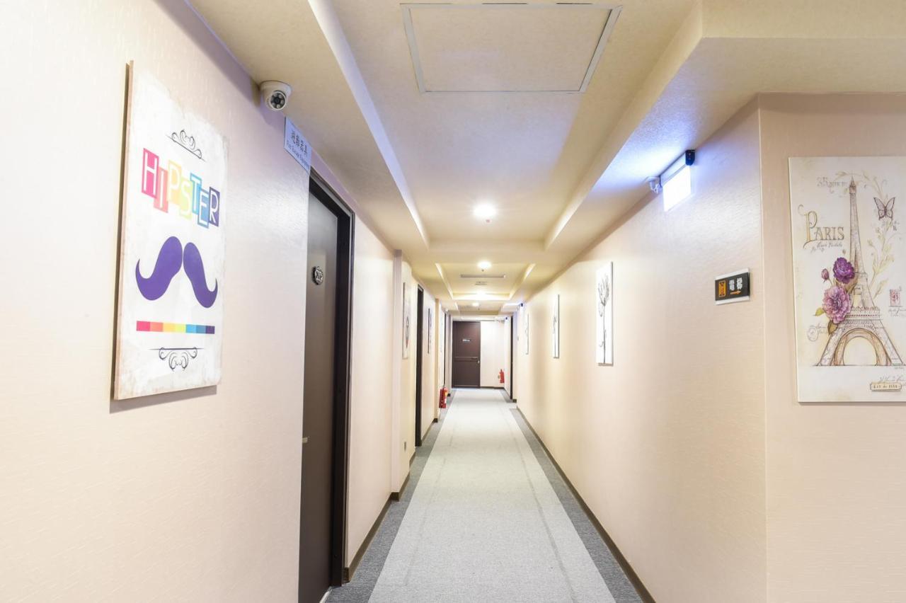 Hosin Hotel Тайджун Екстериор снимка